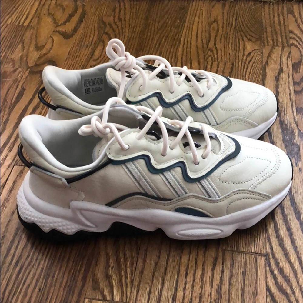 Brand new Ozweego: 6.5 women fits like 7/7.5